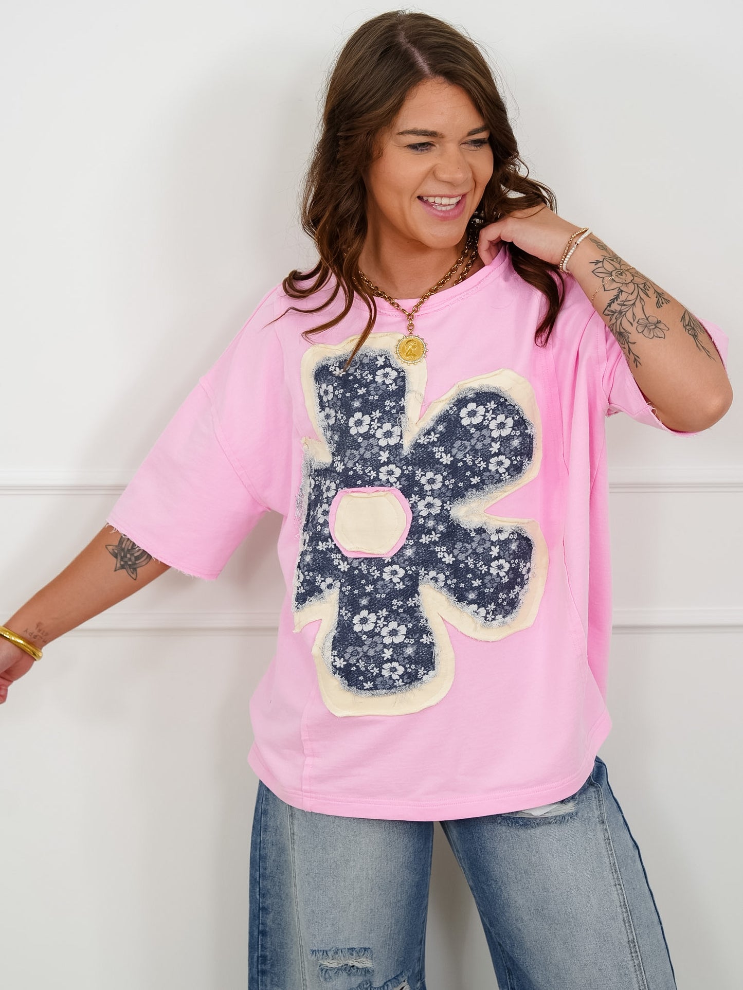 Short Sleeve Top with Retro Flower Patch