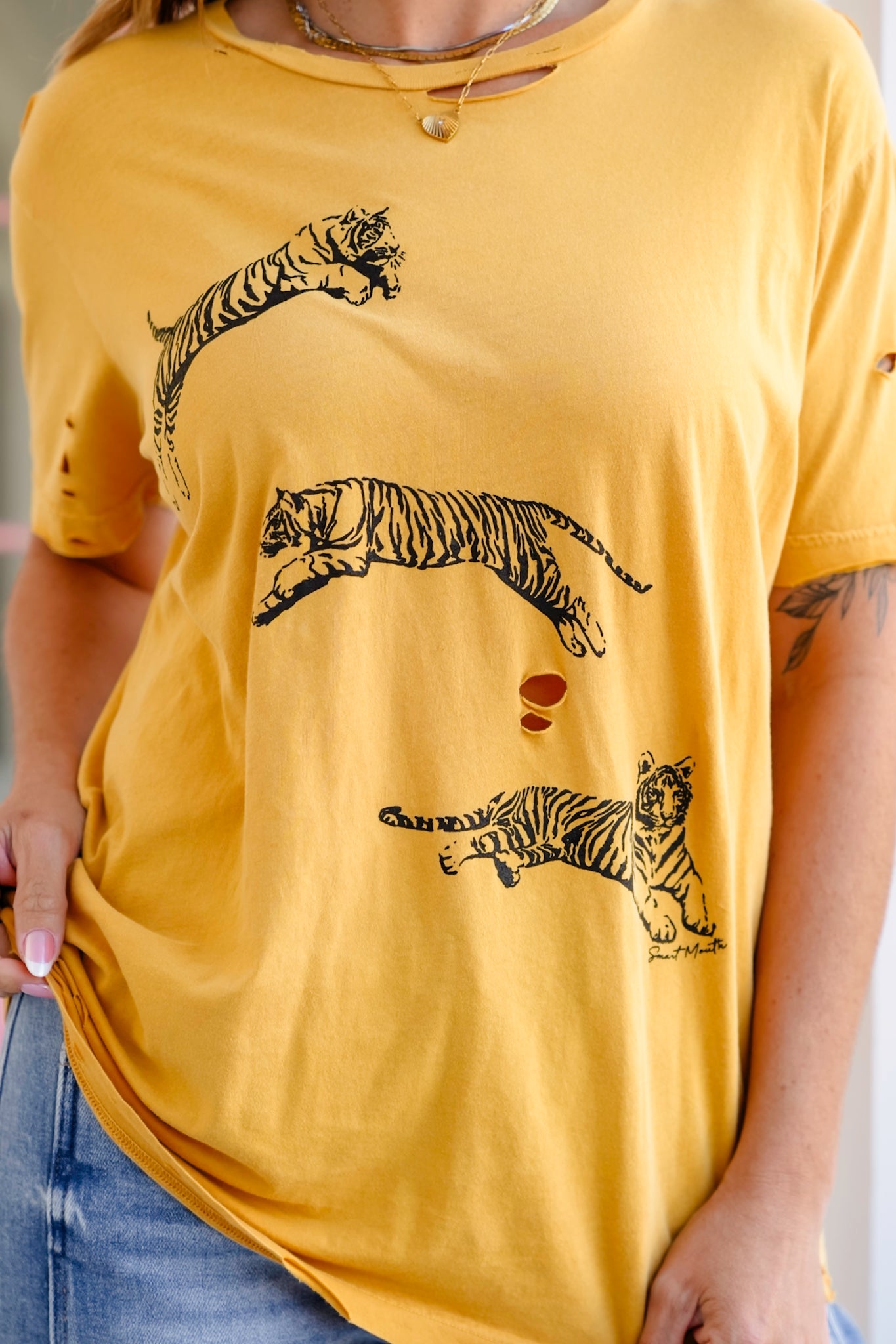 Plus/Reg Short Sleeve Distressed "Jumping Tigers" Graphic Tee