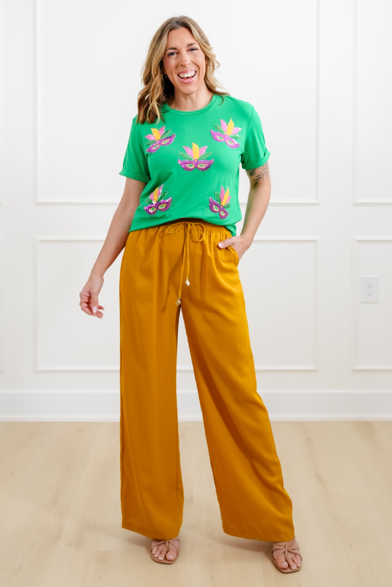 Plus/Reg Sequin Mardi Gras Mask Short Sleeve Tee