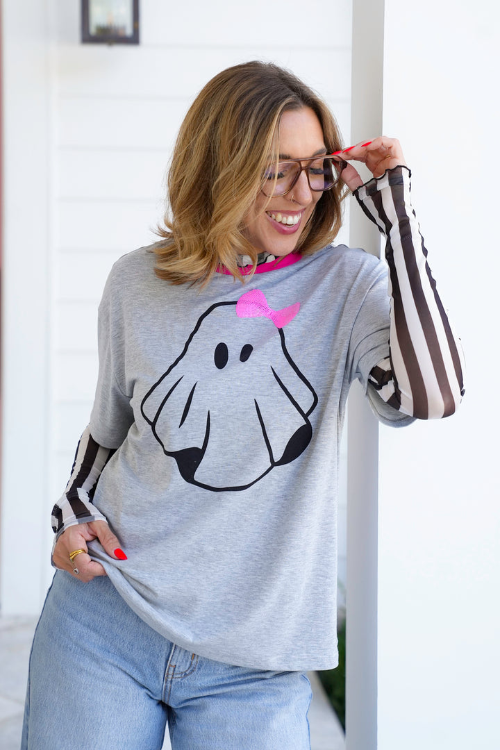 Plus/Reg Short Sleeve Ghost with Bow Tee