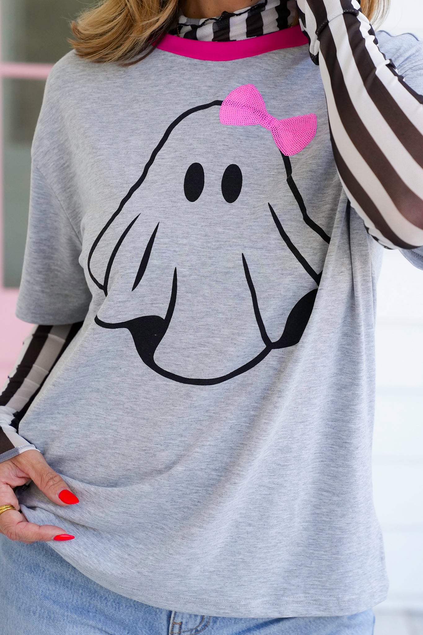 Plus/Reg Short Sleeve Ghost with Bow Tee