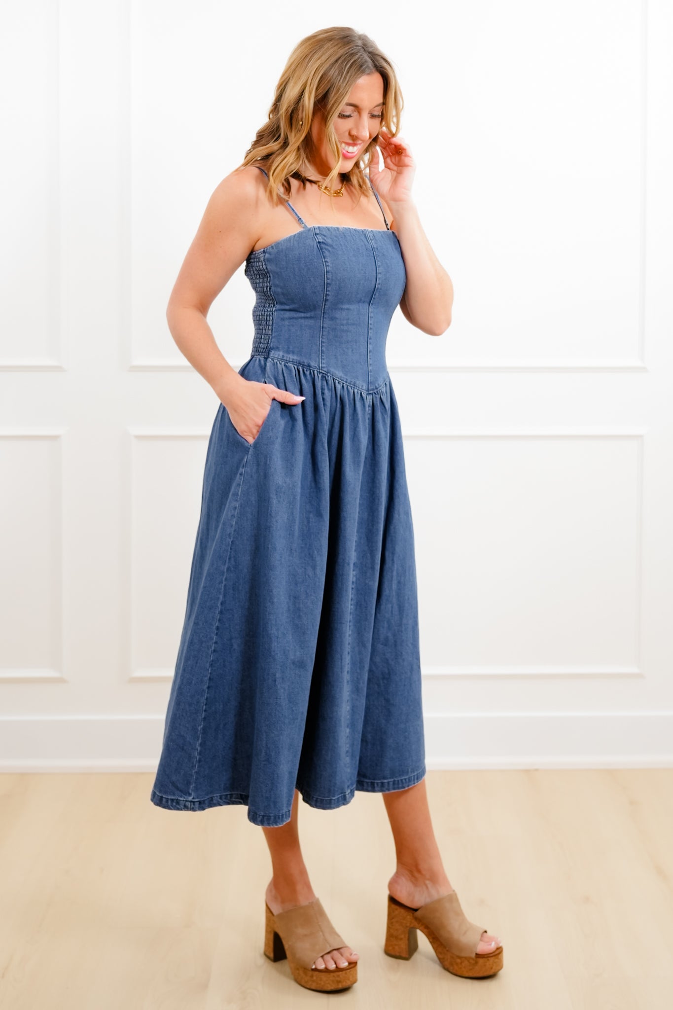 Medium Wash Sleeveless Midi Dress