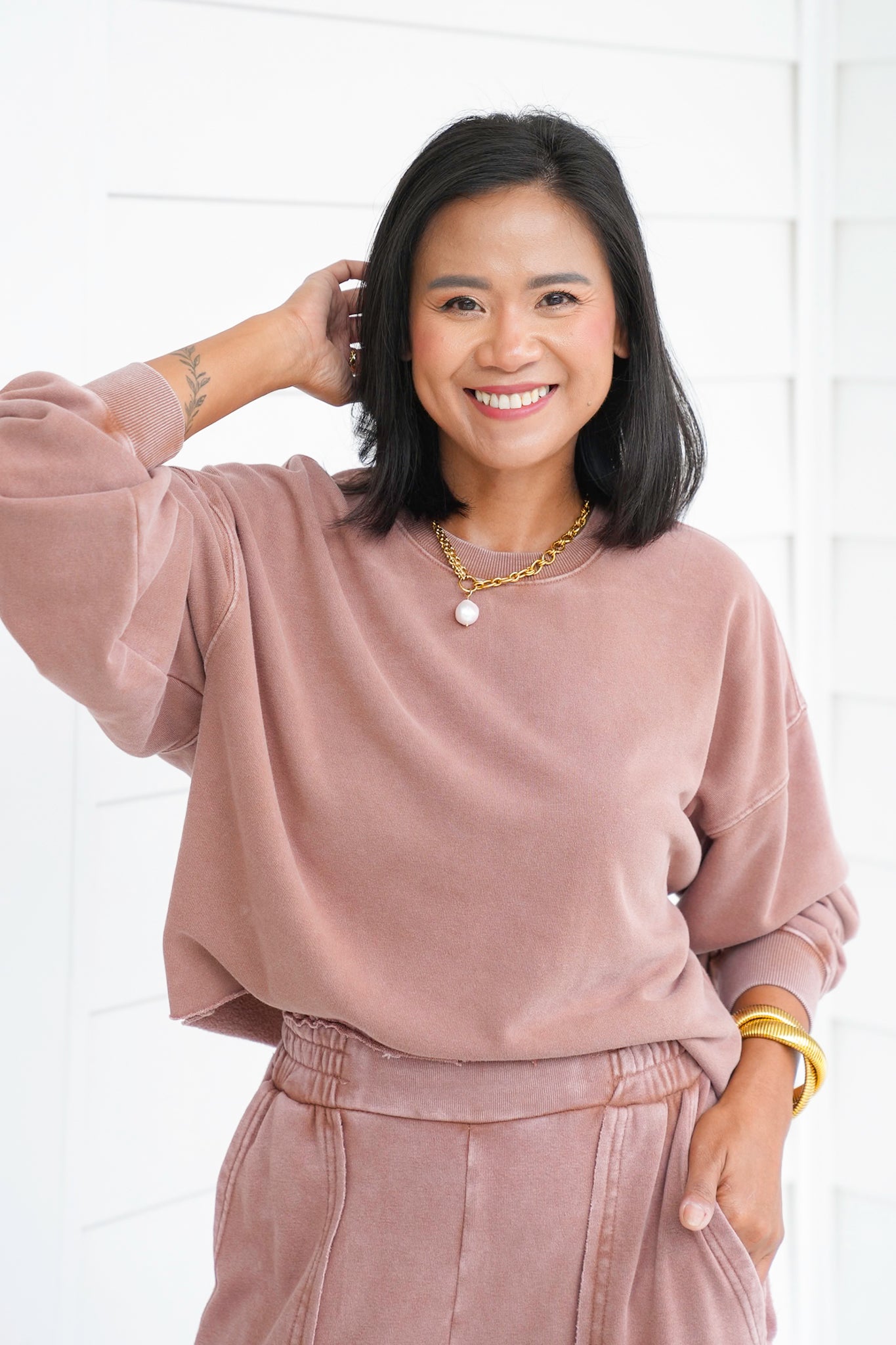Long Sleeve Crew Neck Cropped Sweatshirt