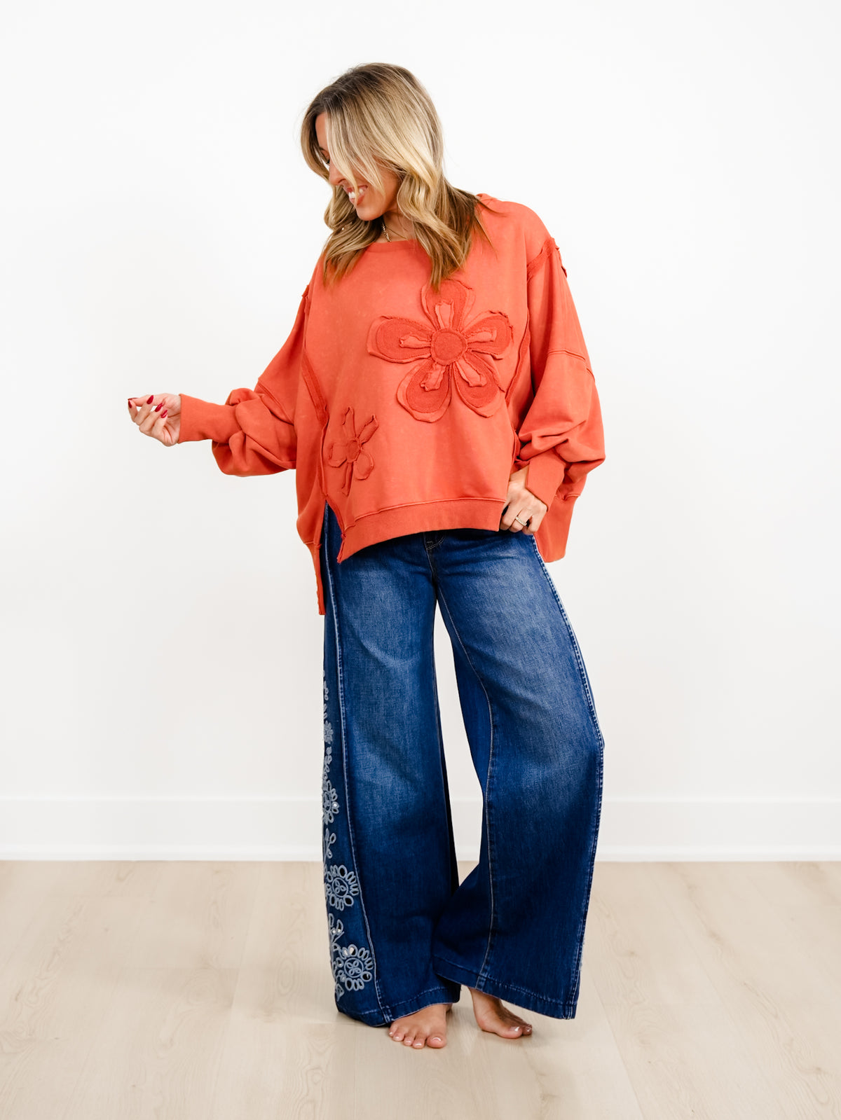 Plus/Reg Floral Applique Puff Sleeve Sweatshirt - Freckled Poppy