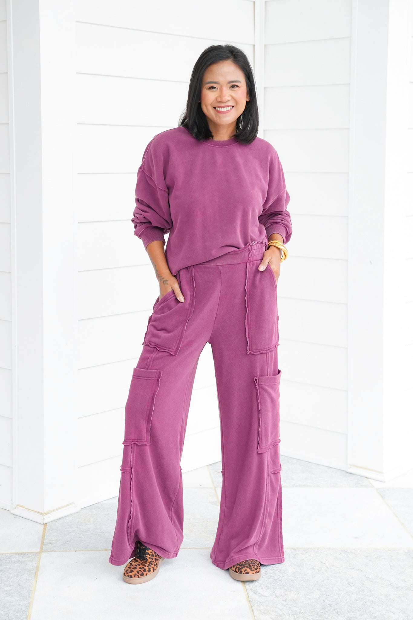 Long Sleeve Crew Neck Cropped Sweatshirt