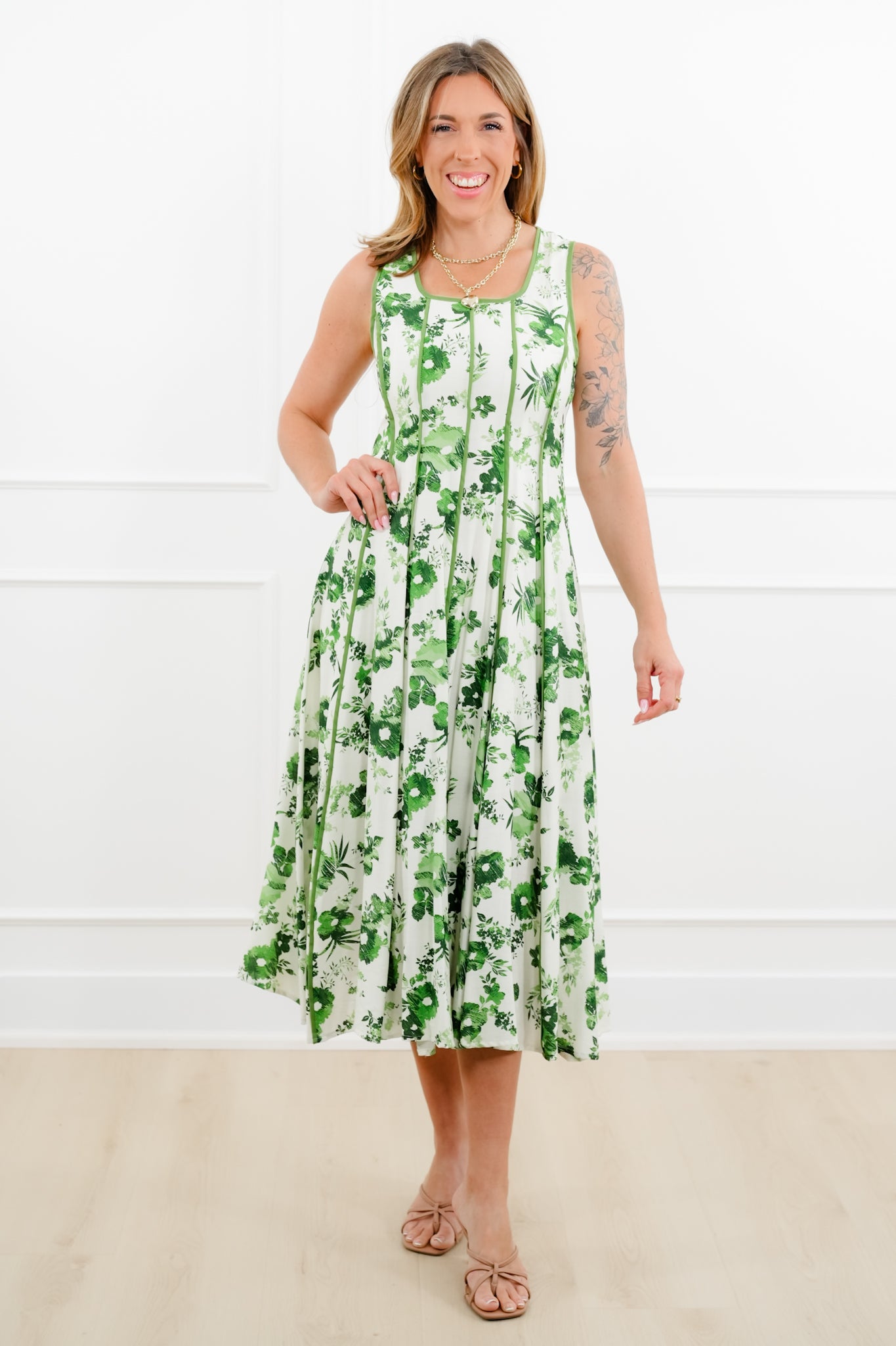 Floral Print Sleeveless Pleated Midi Dress