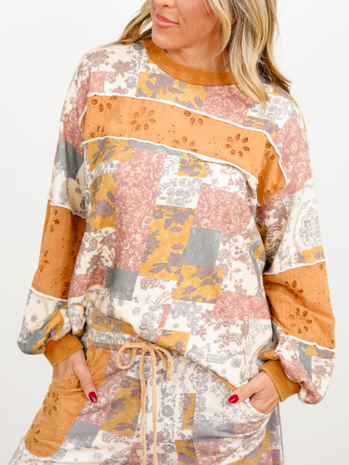 Plus/Reg Floral Patch With Eyelet Lace Panel Pullover and Sweatpants Set - Freckled Poppy