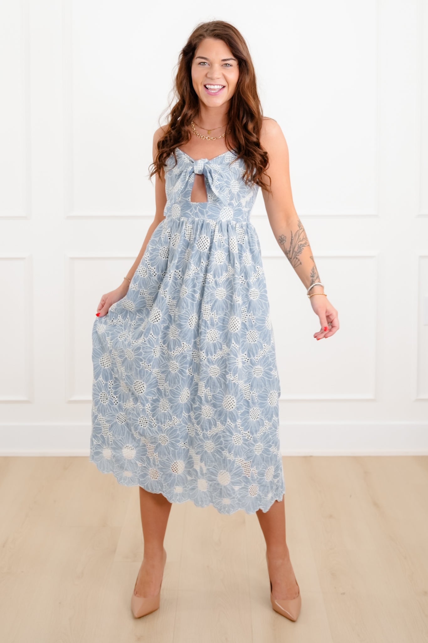 Floral Embroidered Sleeveless Midi Dress S Floral Embroidered Sleeveless Midi Dress S