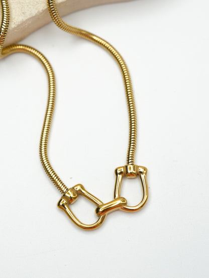 Gold Necklace with Double Link Clasp Centerpiece