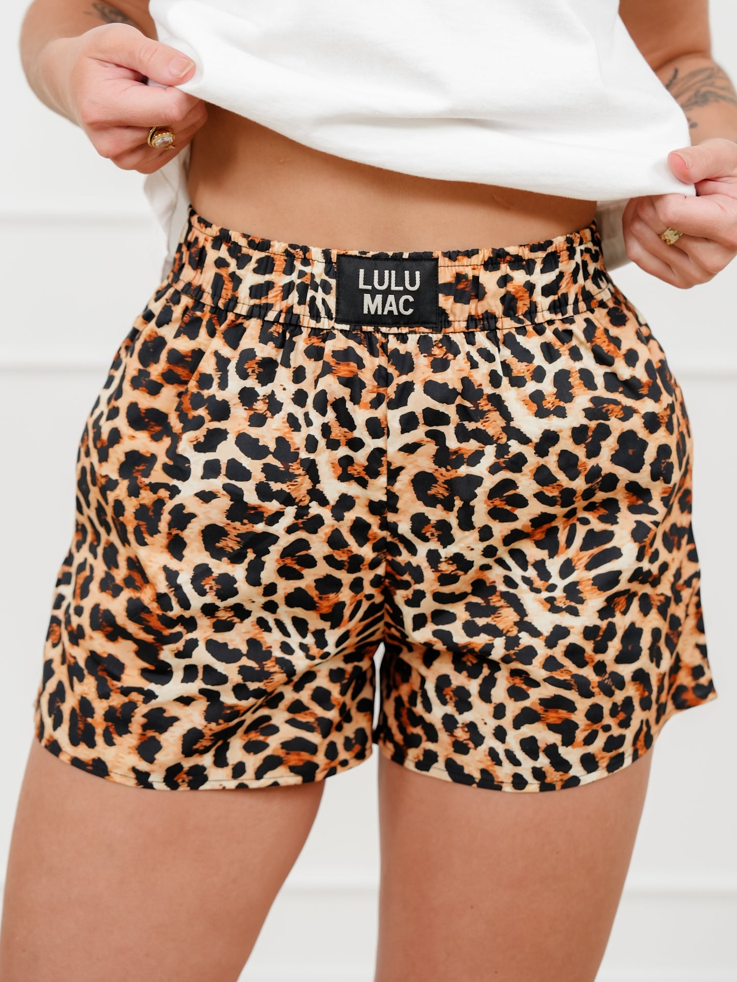 Plus/Reg Lulu Mac Leopard Print Elastic Waist Short with Side Pockets