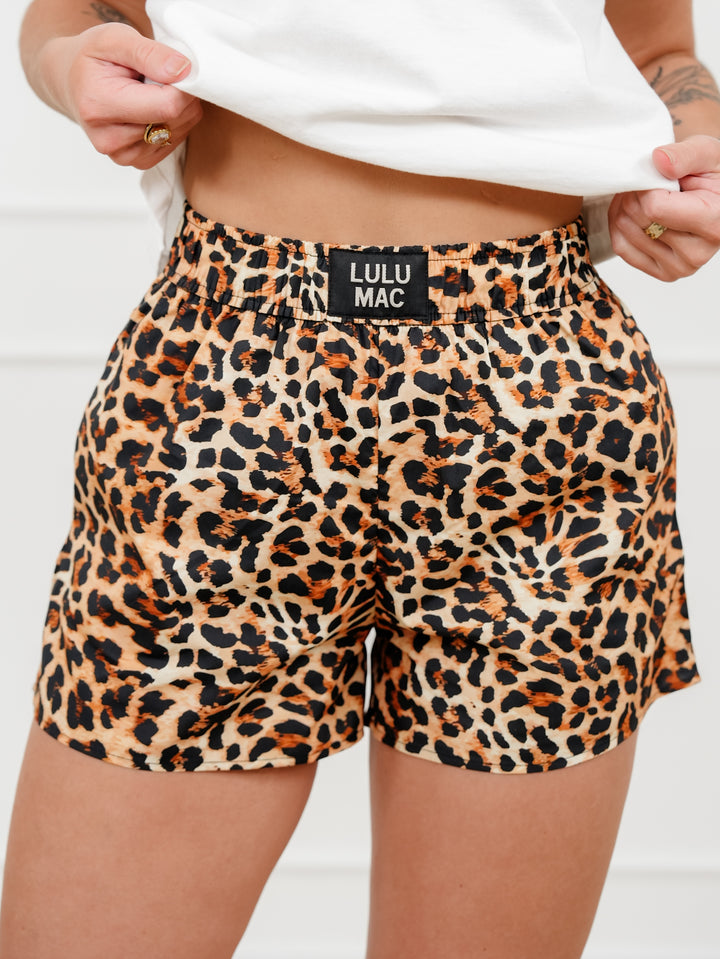 Plus/Reg Lulu Mac Leopard Print Elastic Waist Short with Side Pockets