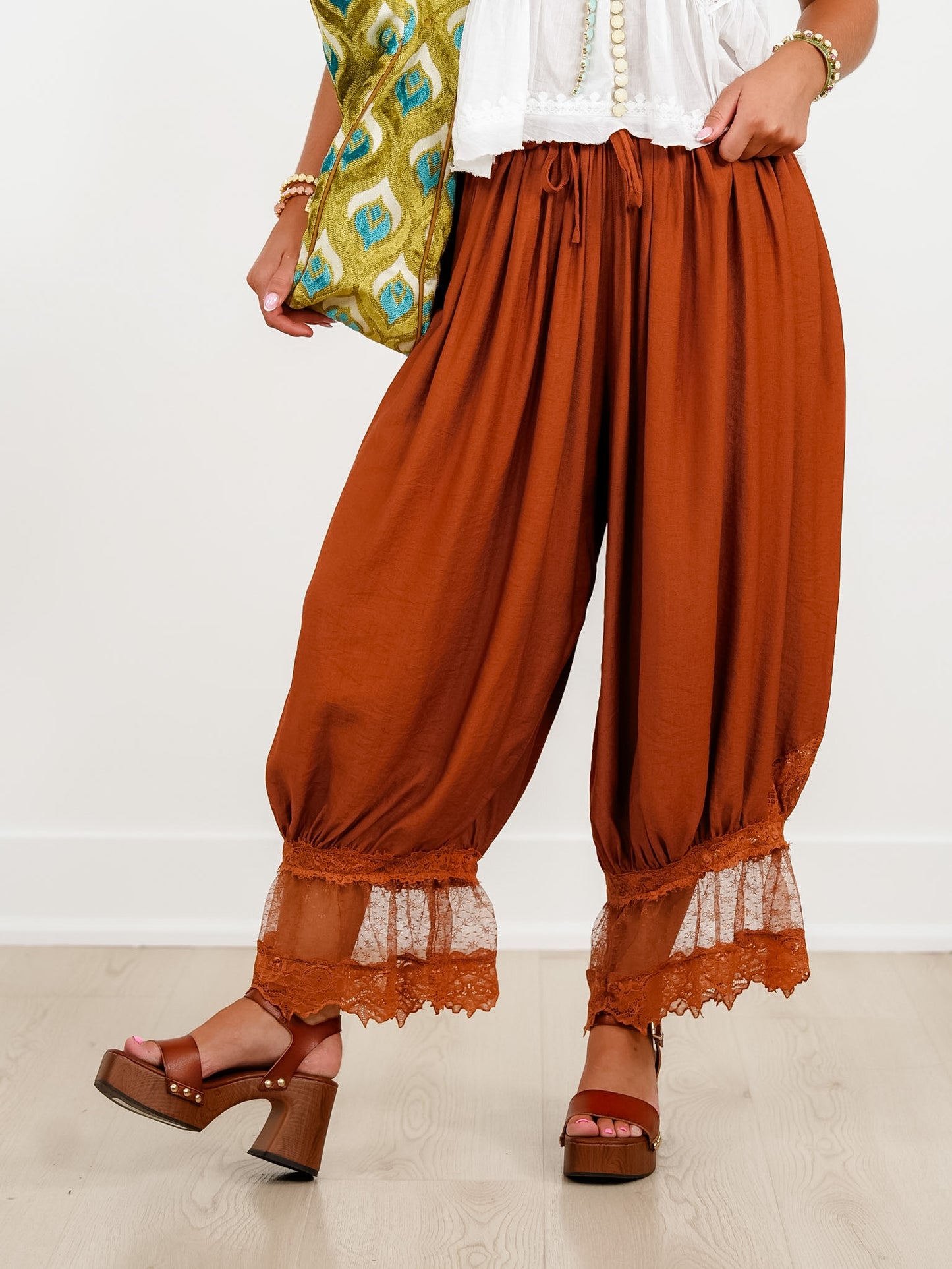 Plus/Reg Lace Hem Drawstring Wide Leg Harem Pants