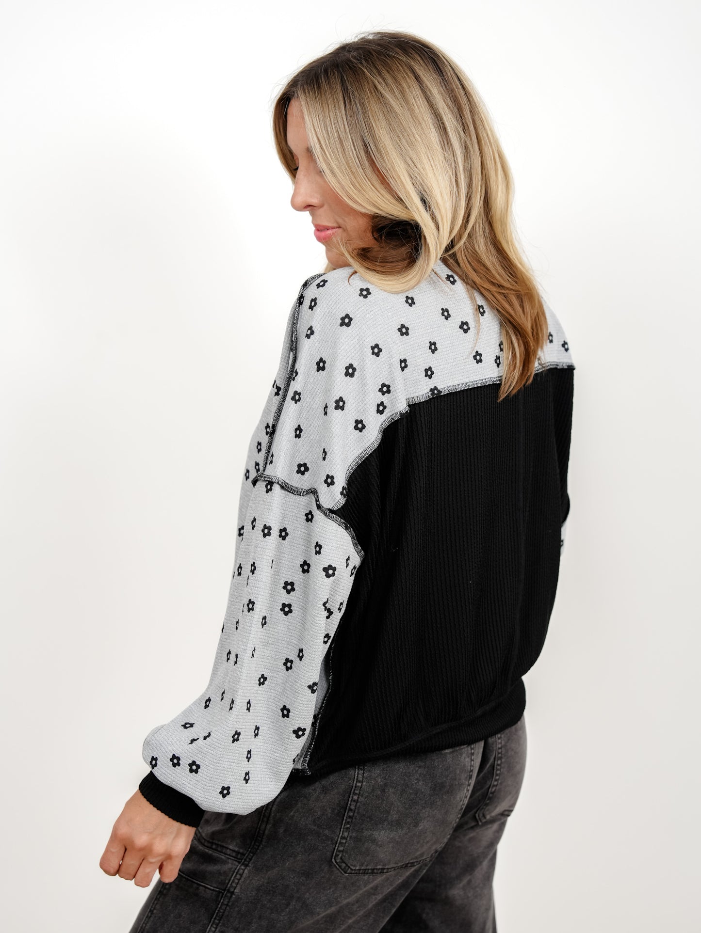 Plus/Reg Floral Color Block Waffle Knit Sweatshirt