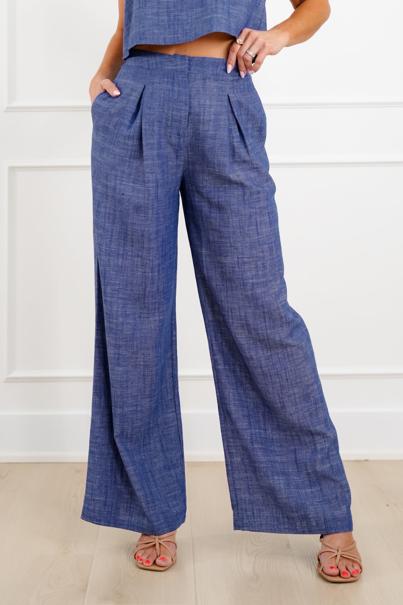 Sleeveless Square Neck Top And Pleated Pants Set