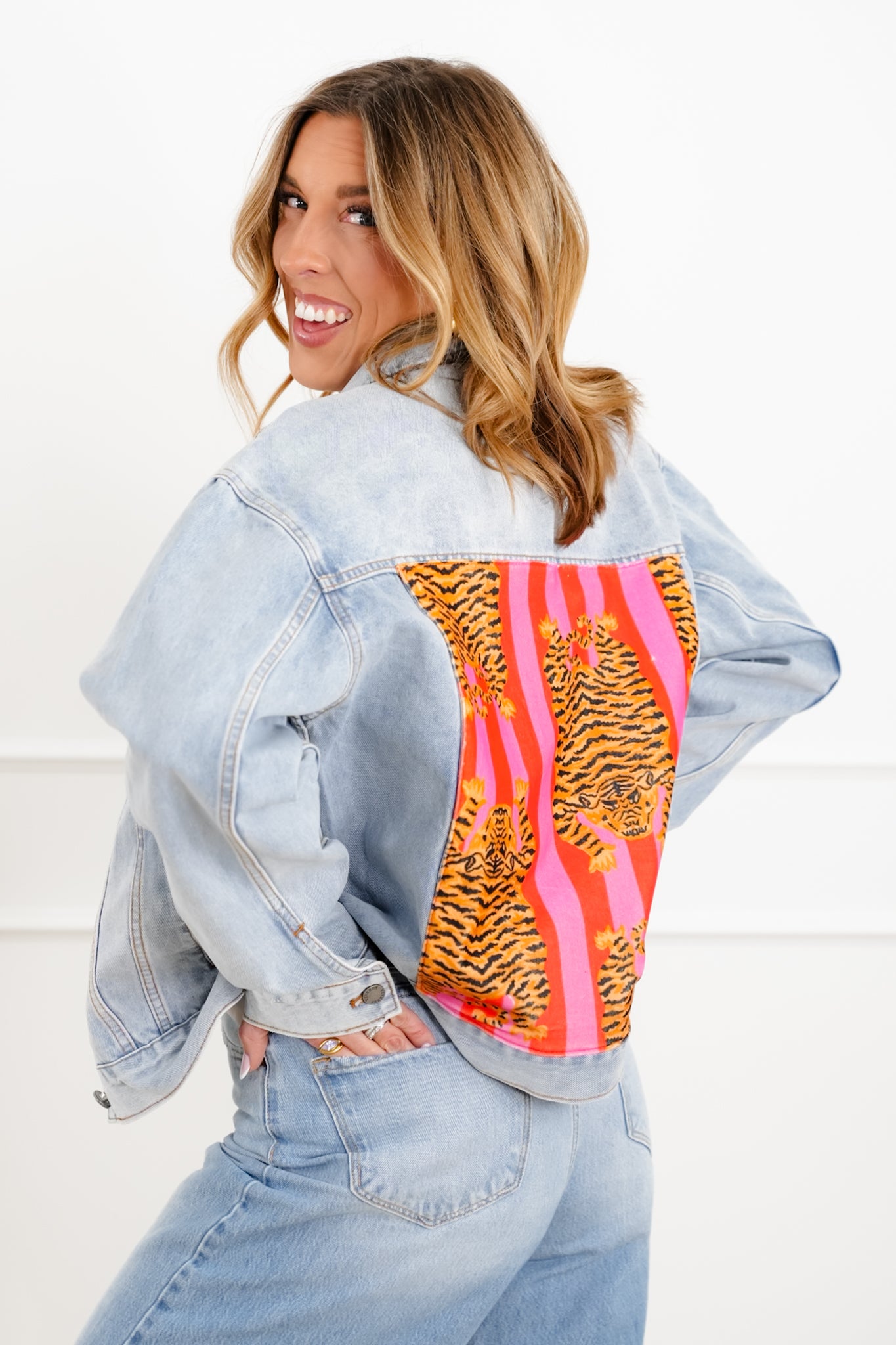 Medium Wash Long Sleeve Button Down Jacket with Patch Tiger Print