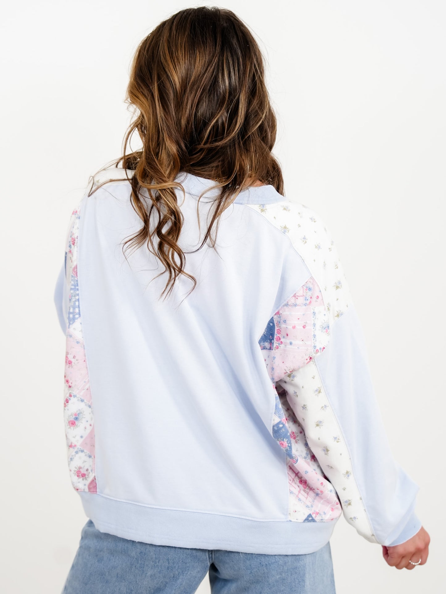 Patchwork Floral Contrast Sleeve Pullover Sweatshirt With Uneven Hem