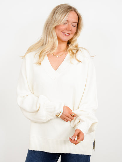 Long Sleeve V-Neck Solid Knit Sweater - Freckled Poppy