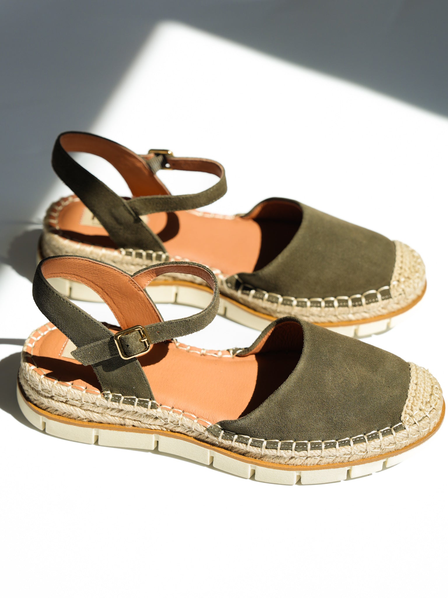 MIA Closed Toe Sandal with Adjustable Strap - Freckled Poppy