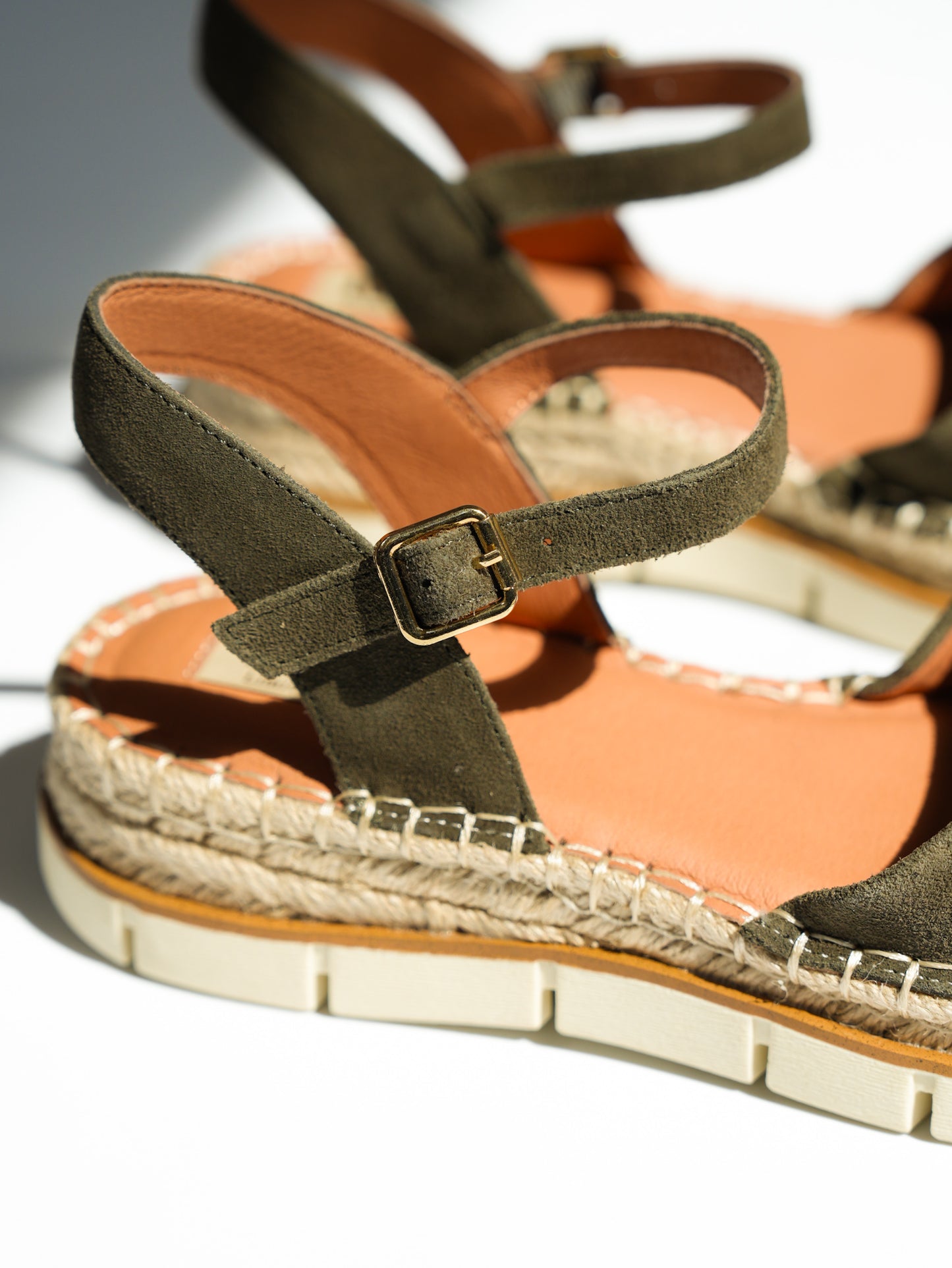 MIA Closed Toe Sandal with Adjustable Strap - Freckled Poppy