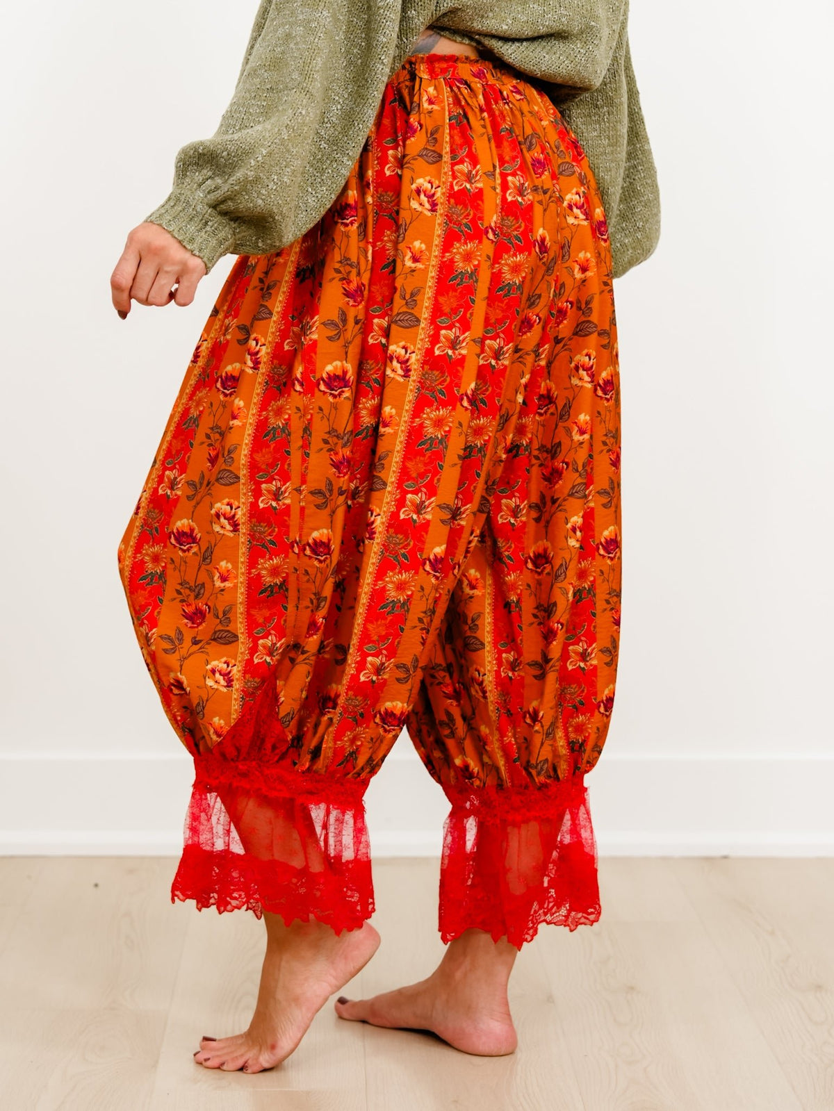 Plus/Reg Floral Elastic Waist Pants with Ruffle Trim - Freckled Poppy