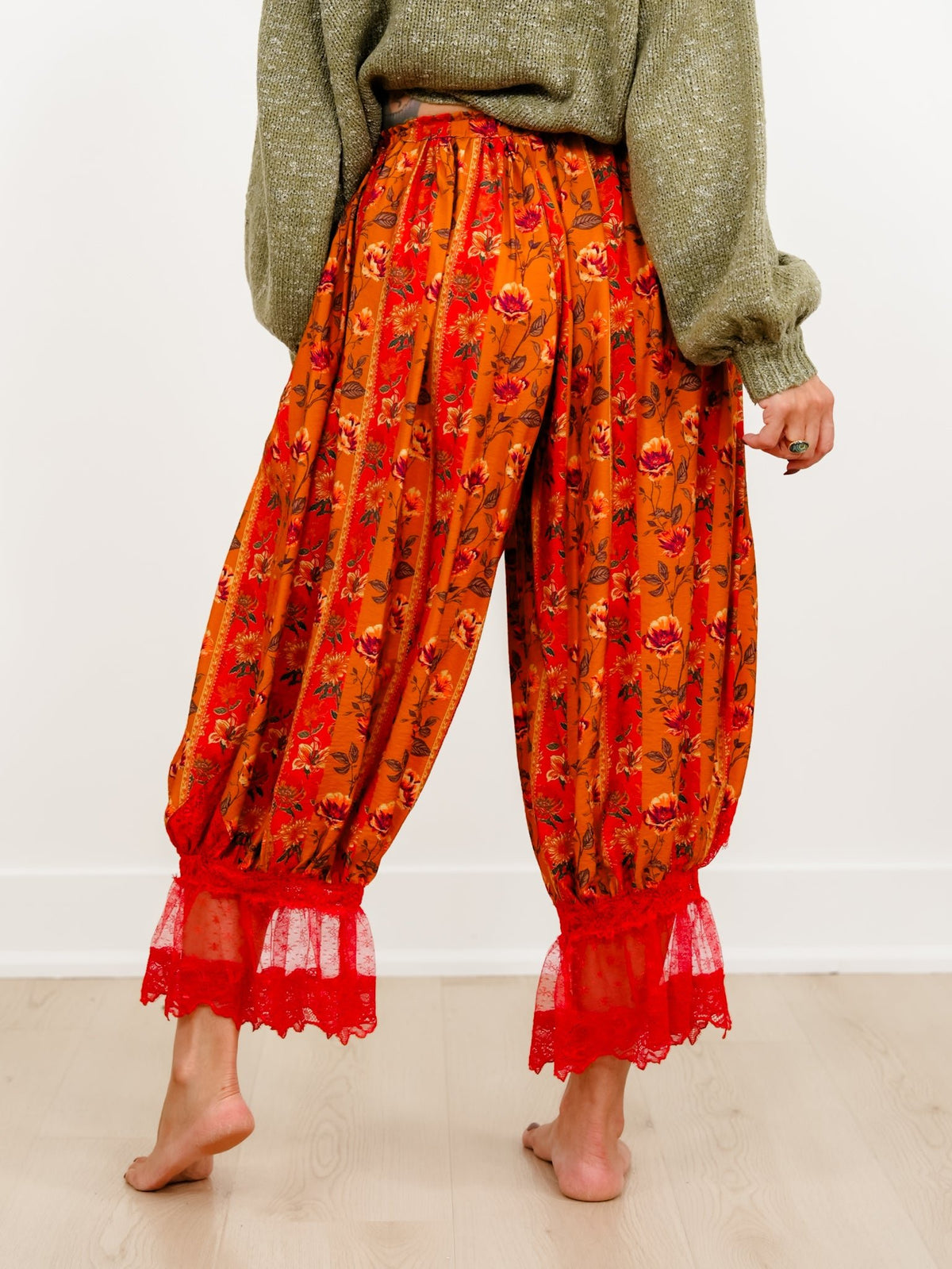 Plus/Reg Floral Elastic Waist Pants with Ruffle Trim - Freckled Poppy