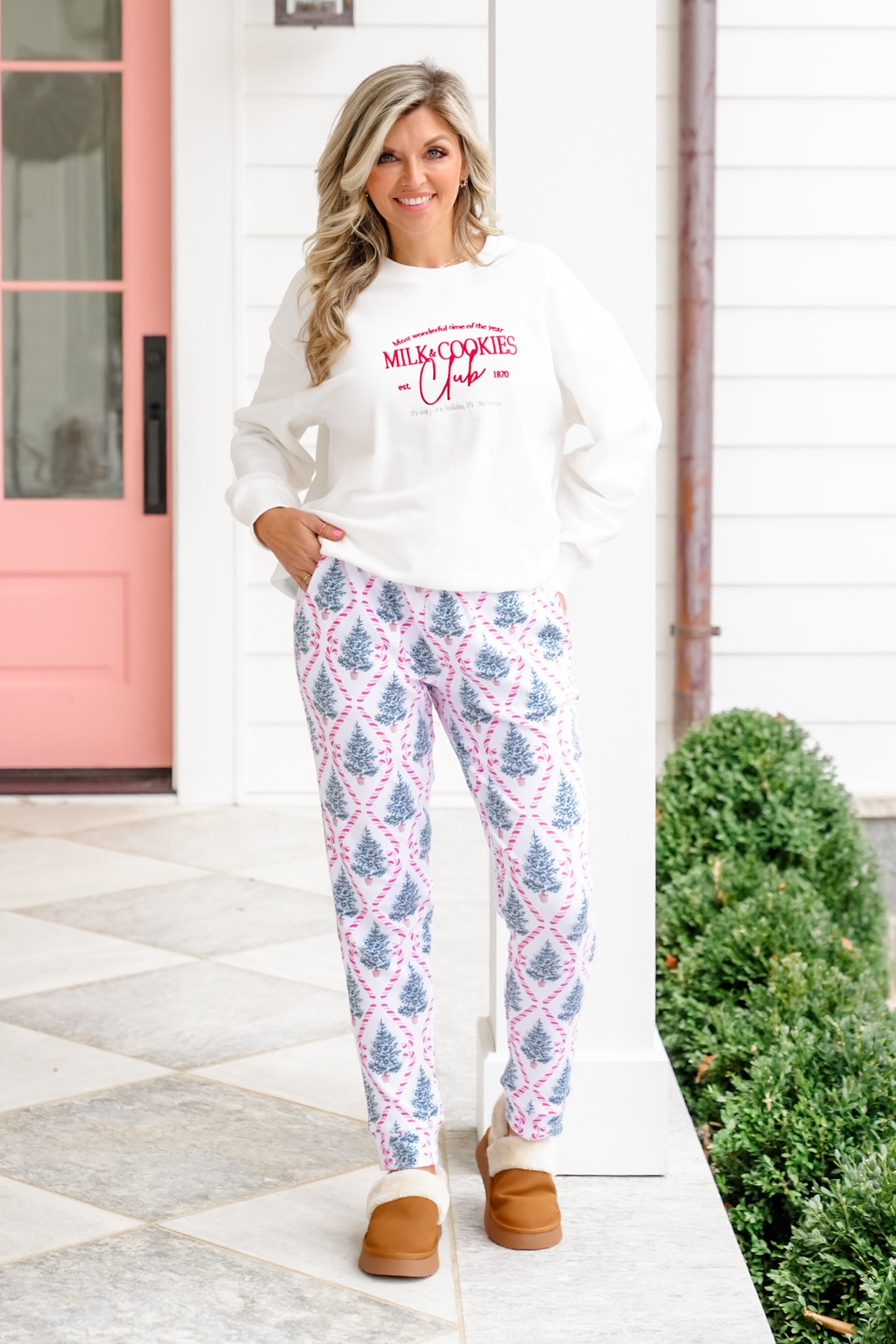 Plus/Reg Candy Cane Lane Print Elastic Waist Joggers