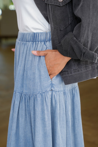 Light Wash Elastic Waist Tiered Maxi Skirt