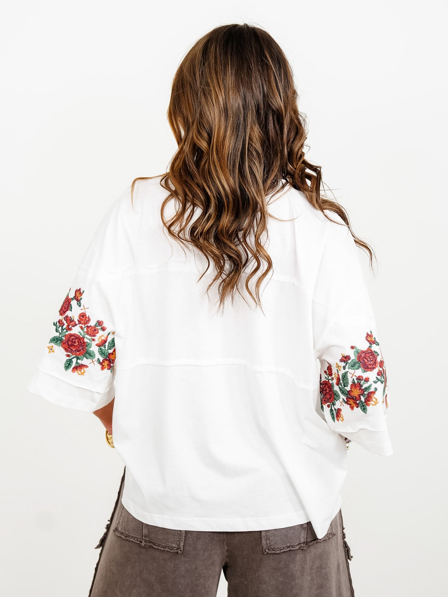 Plus/Reg Floral Embroidered Half Sleeve Raw Edge Top