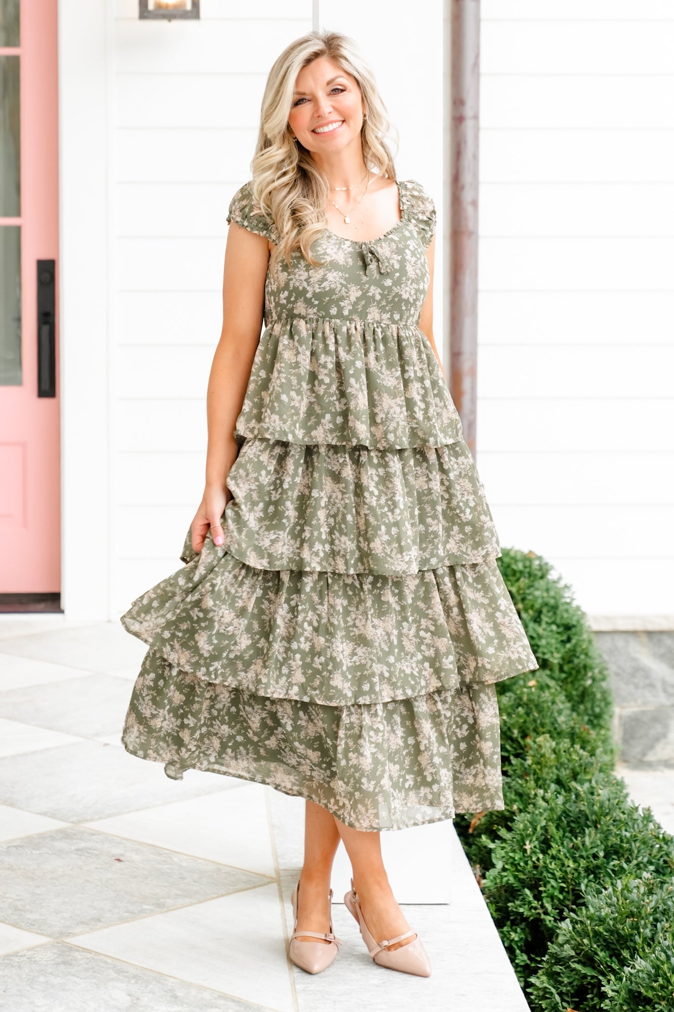 layered midi dress Floral Sleeveless Tiered Midi Dress Cream / S