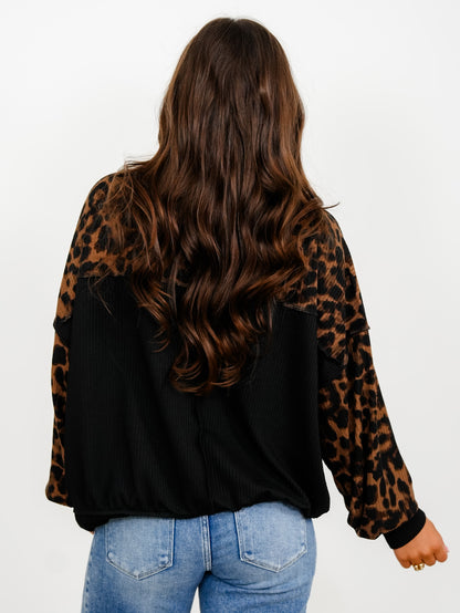 Plus/Reg Ribbed Knit Leopard Print Long Sleeve Pullover Top