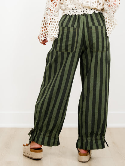 Plus/Reg Striped Elastic Waist Wide Leg Pants With Tiered Panels