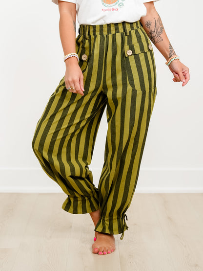 Plus/Reg Striped Elastic Waist Wide Leg Pants With Tiered Panels