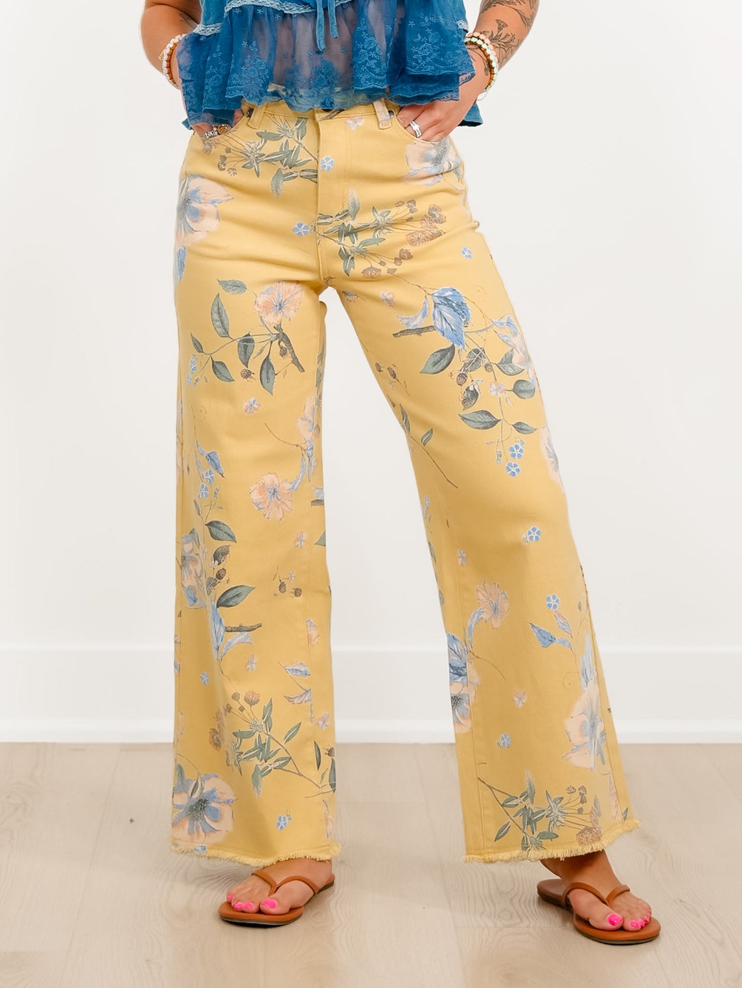 Plus/Reg Floral Print High Waist Straight Leg Pants