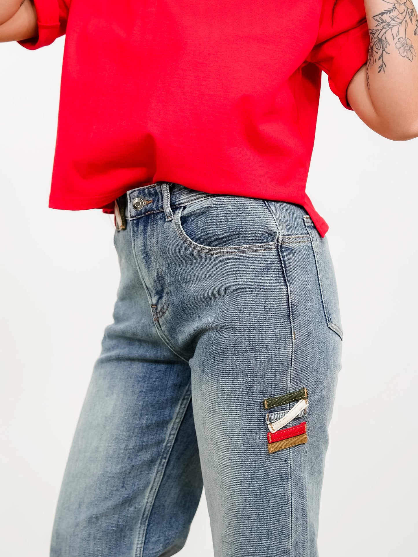 Light Wash Straight Leg Jeans with Belt Loop Detail
