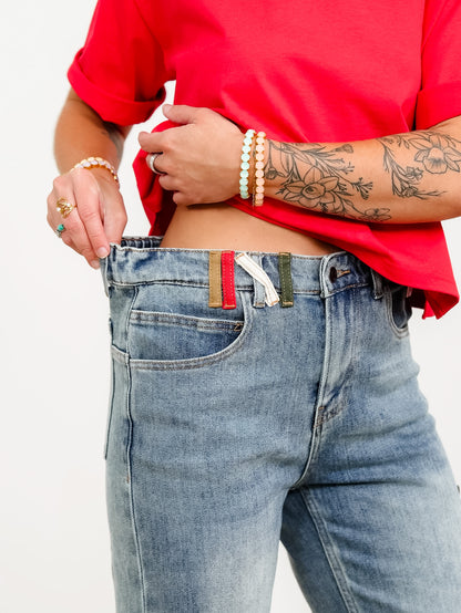 Light Wash Straight Leg Jeans with Belt Loop Detail
