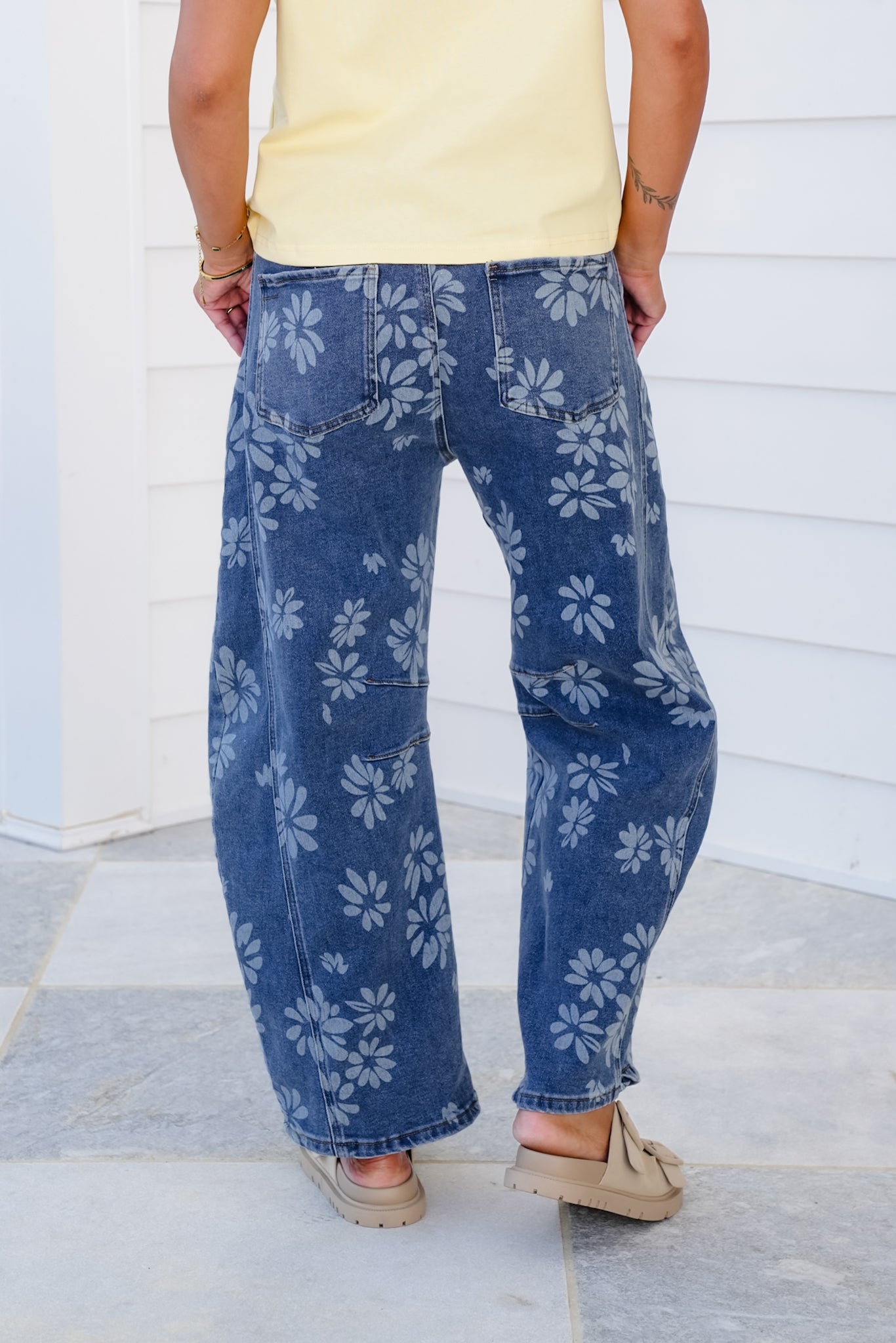 Floral Print Relax Fit Barrel Jeans