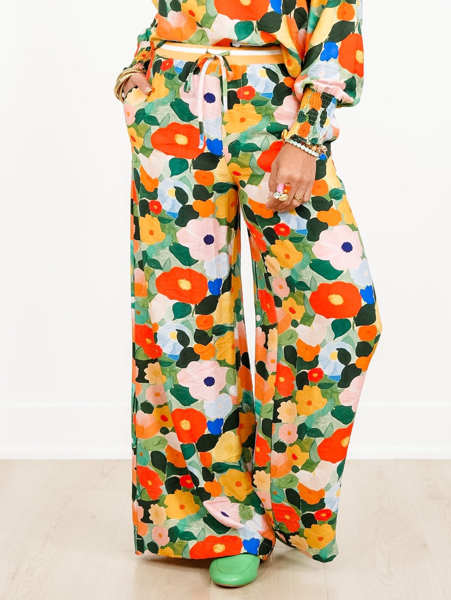 Plus/Reg Floral Print Drawstring Wide Leg Pants - Freckled Poppy