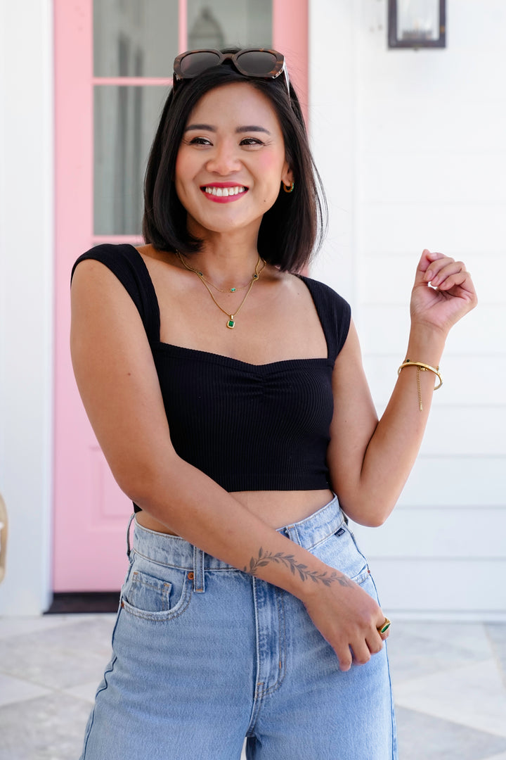 Ribbed Knit Sleeveless Sweetheart Neck Cropped Top