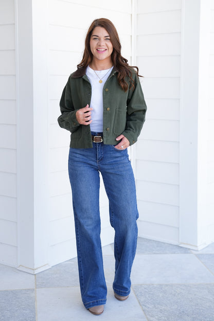 Long Sleeve Cropped Jacket with Corduroy Collar