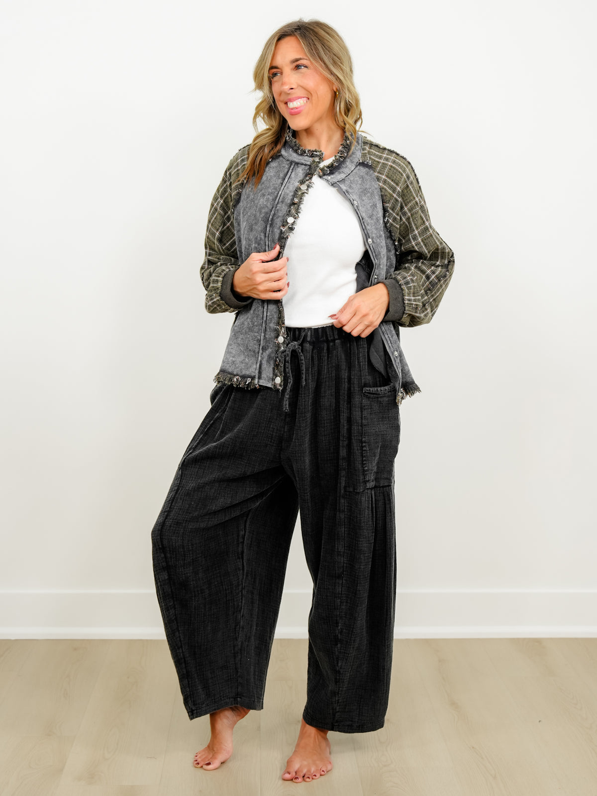 Drawstring Elastic Waist Gauze Wide Leg Cargo Pants