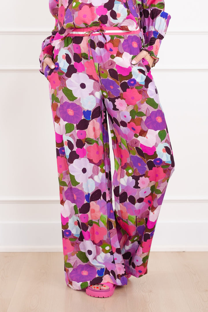 Plus/Reg Floral Print Wide Leg Pants with Drawstring