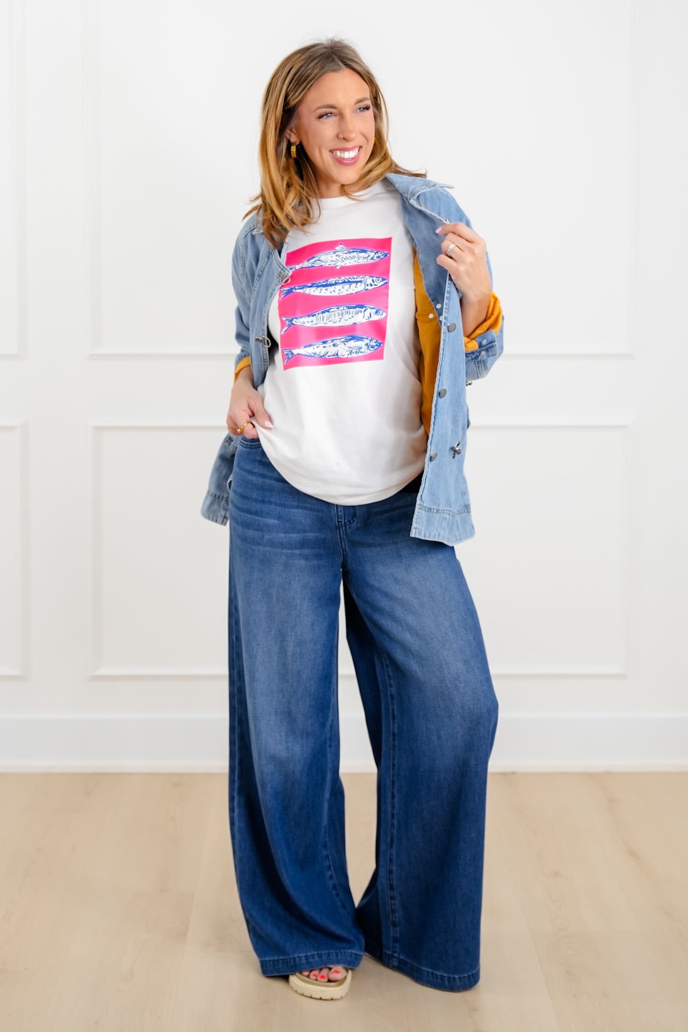 Plus/Reg Short Sleeve Sardines Graphic Top