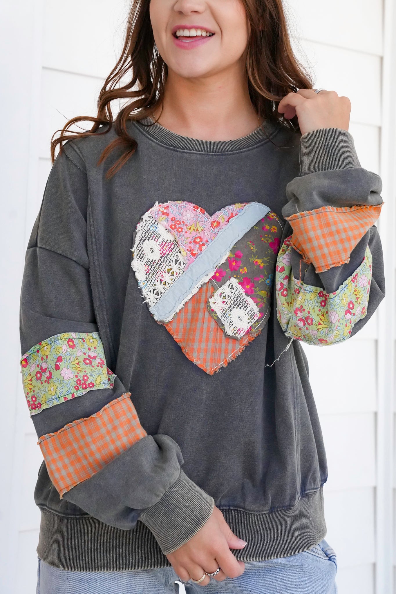 Plus/Reg Floral Heart Patch Long Sleeve Pullover
