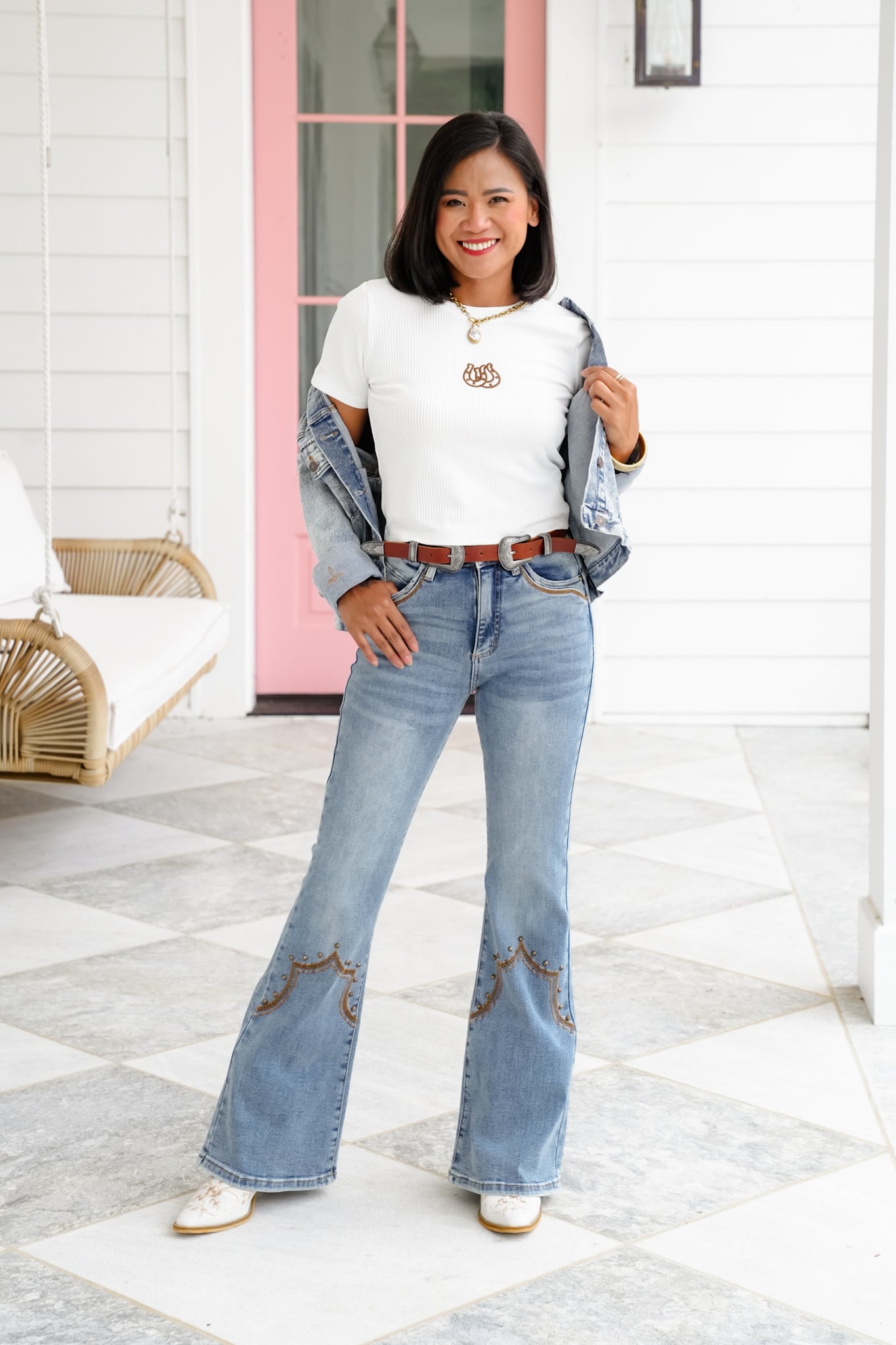 Plus/Reg Short Sleeve Top with Embroidered Horseshoe Detail