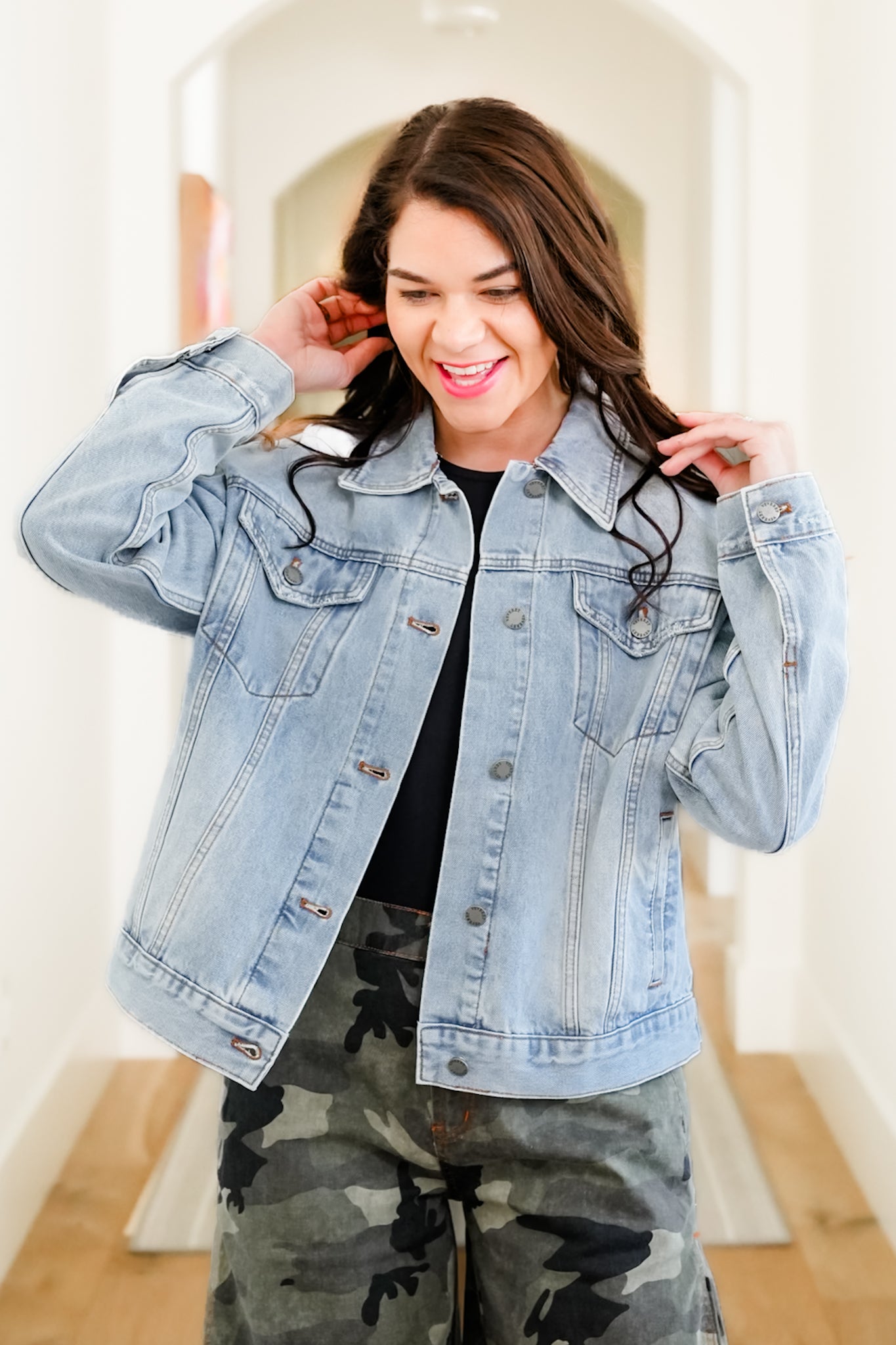 Medium Wash Long Sleeve Button Down Jacket with Patch Tiger Print