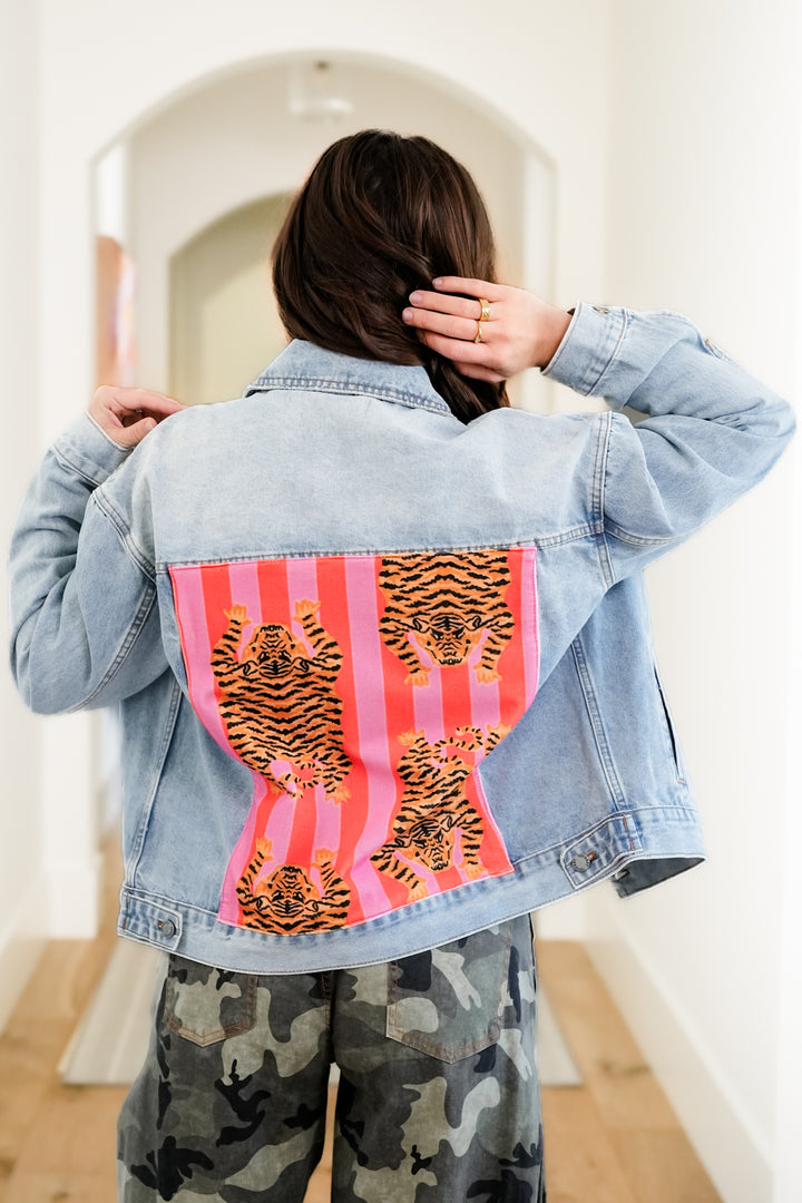 Medium Wash Long Sleeve Button Down Jacket with Patch Tiger Print