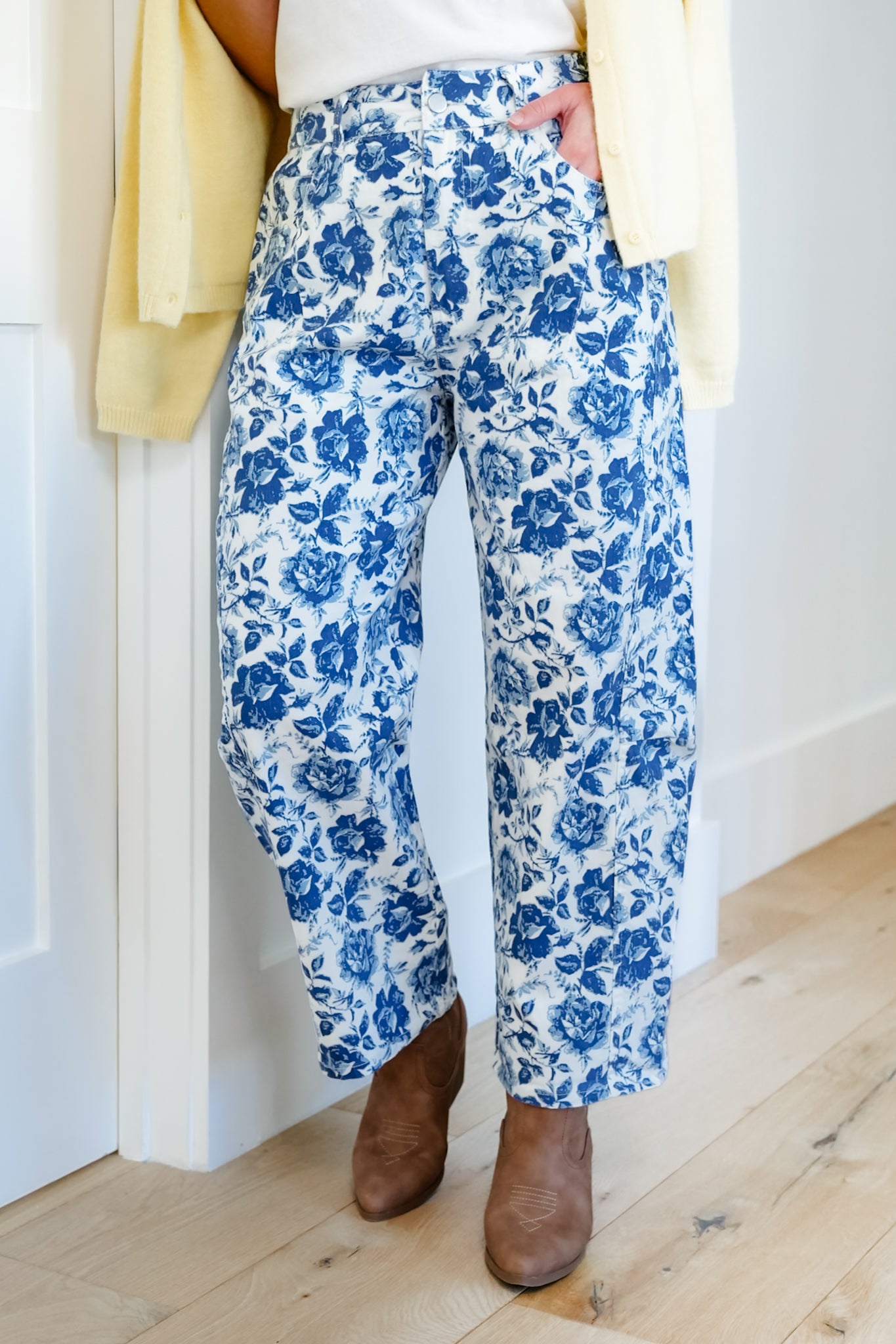 Blue Rose Print Twill Barrel Pants