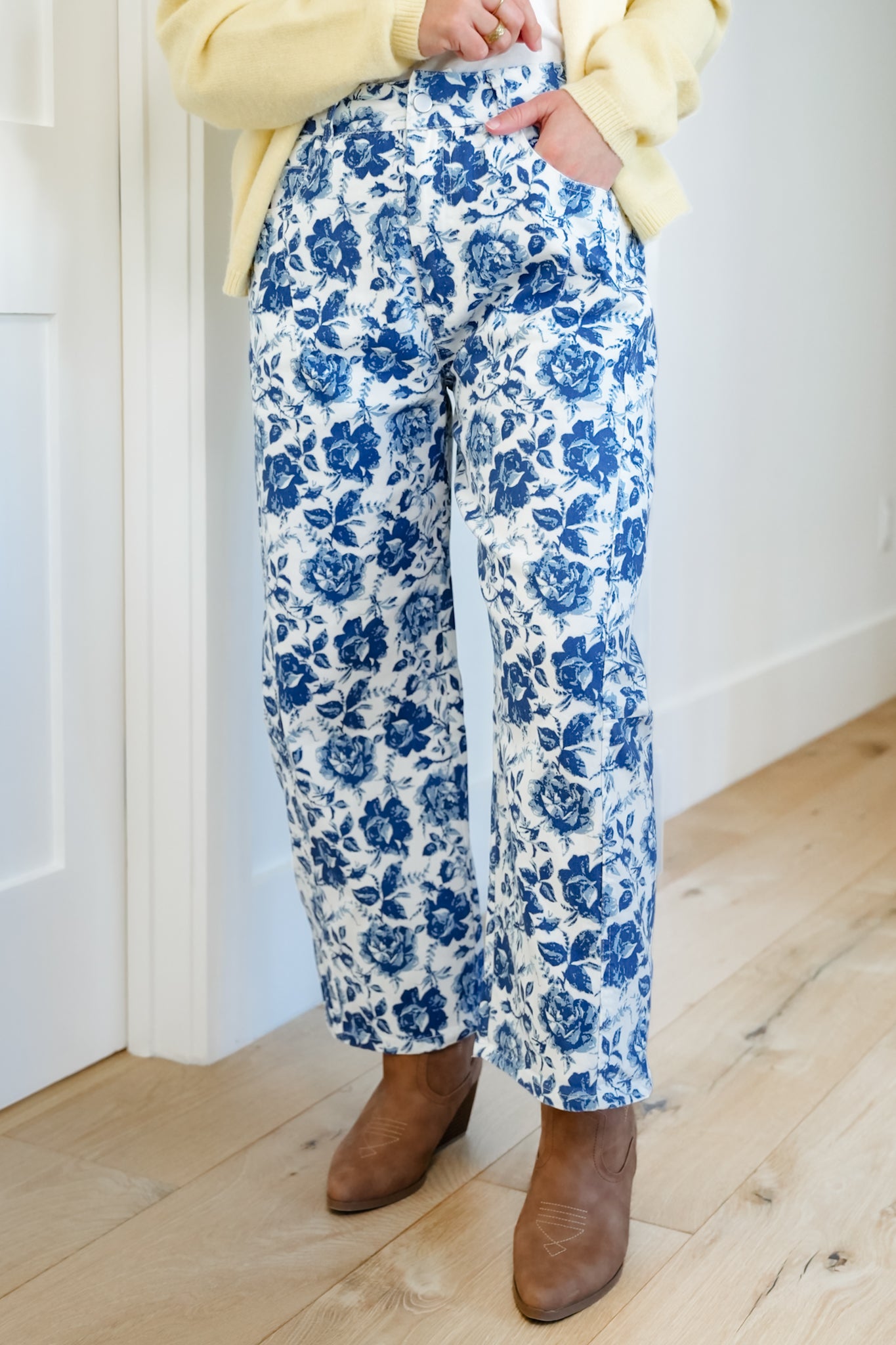 Blue Rose Print Twill Barrel Pants