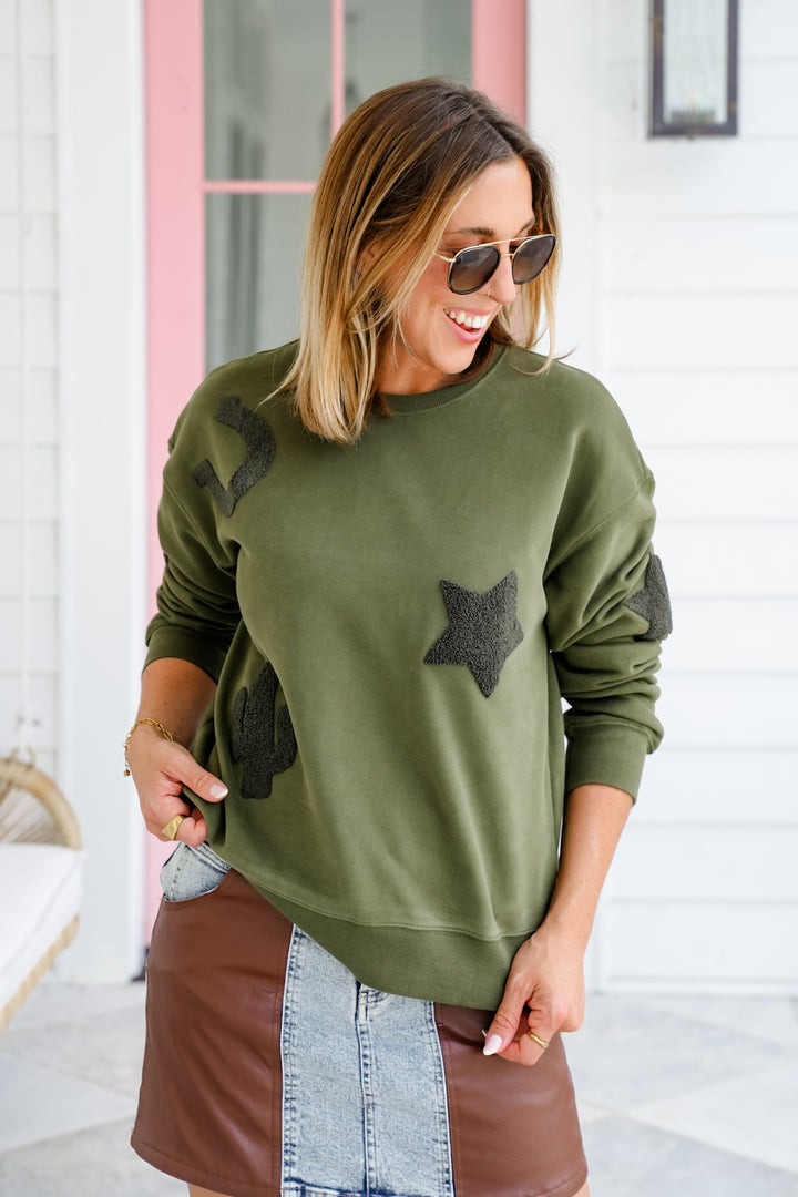 Long Sleeve Pullover Sweatshirt with Western Patch Detail
