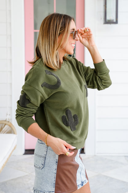 Long Sleeve Pullover Sweatshirt with Western Patch Detail